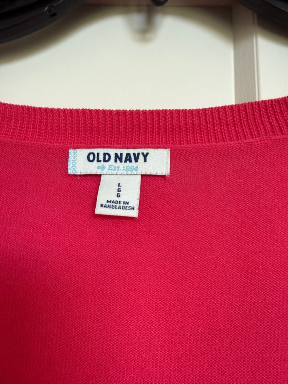 Old Navy Hot Pink V-Neck Button Crop Cardigan - Picture 2 of 3